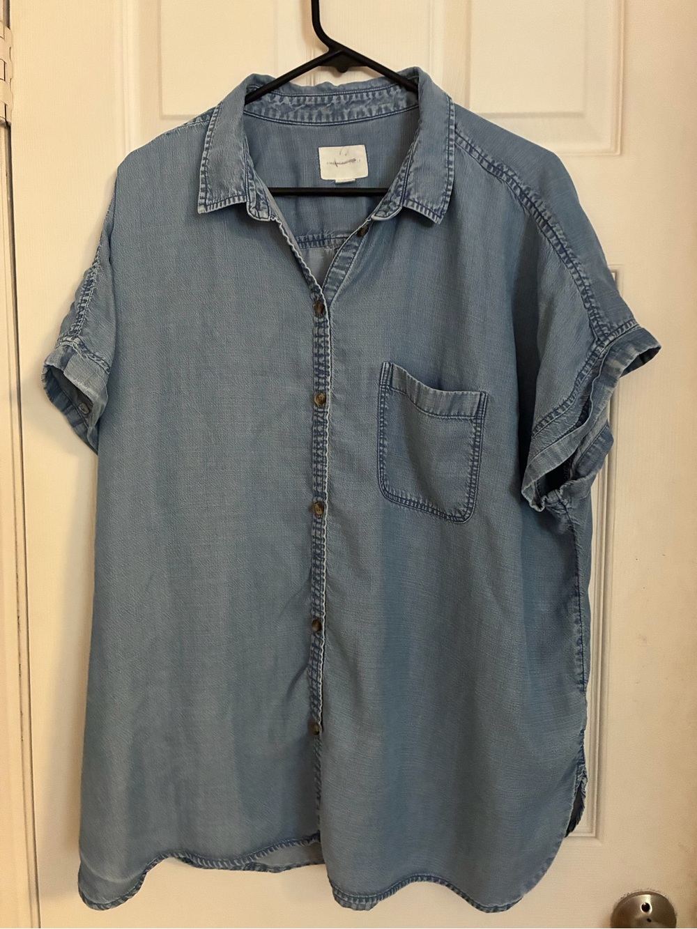 American Eagle Light Blue Short-Sleeve Denim Shirt - Relaxed Fit
